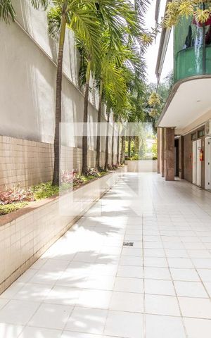 Apartamento à venda com 166m², 3 quartos e sem vaga Apartamento à venda com 166m², 3 quartos e sem vagaÁrea comum - Piscina
