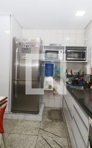 Casa à venda com 300m², 5 quartos e 3 vagasCozinha