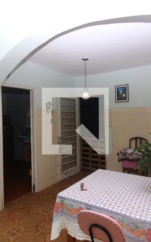 Casa à venda com 268m², 3 quartos e 2 vagascozinha