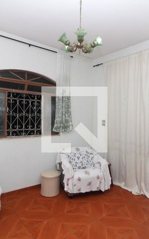 Casa à venda com 268m², 3 quartos e 2 vagasSala
