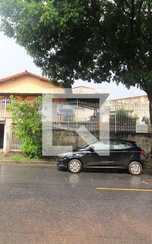Casa à venda com 268m², 3 quartos e 2 vagasFachada
