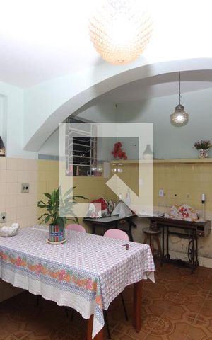 Casa à venda com 268m², 3 quartos e 2 vagascozinha