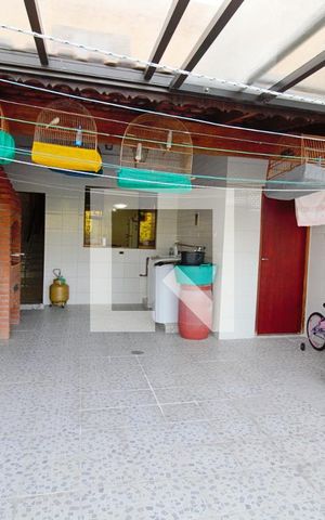 Casa à venda com 269m², 3 quartos e 2 vagas Casa à venda com 269m², 3 quartos e 2 vagasterraço e área de serviço