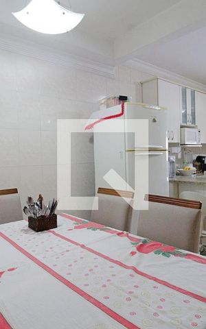 Casa à venda com 269m², 3 quartos e 2 vagas Casa à venda com 269m², 3 quartos e 2 vagasCozinha e copa