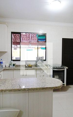 Casa à venda com 269m², 3 quartos e 2 vagas Casa à venda com 269m², 3 quartos e 2 vagasCozinha