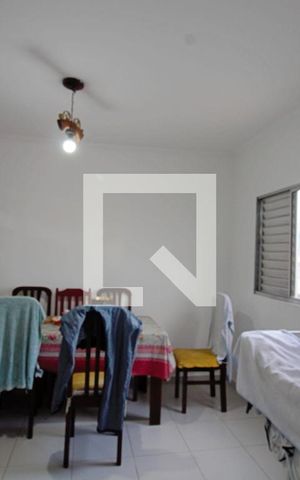 Casa à venda com 269m², 3 quartos e 2 vagas Casa à venda com 269m², 3 quartos e 2 vagasQuarto de Serviço