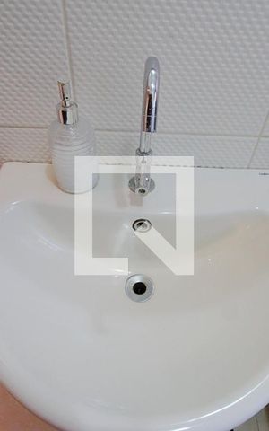 Casa à venda com 269m², 3 quartos e 2 vagas Casa à venda com 269m², 3 quartos e 2 vagasBanheiro
