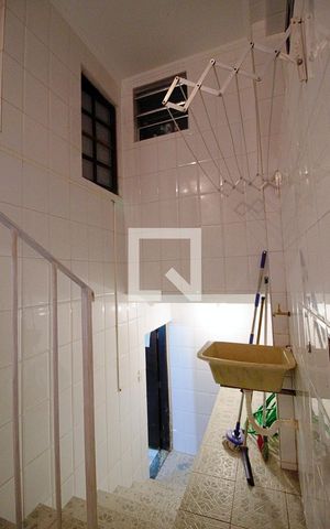 Casa à venda com 269m², 3 quartos e 2 vagas Casa à venda com 269m², 3 quartos e 2 vagasEdicula Área de Serviço