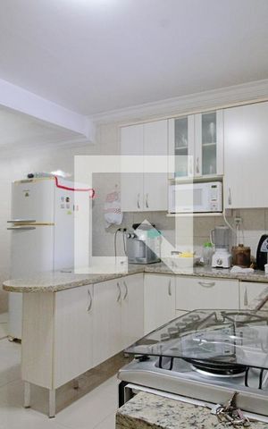 Casa à venda com 269m², 3 quartos e 2 vagas Casa à venda com 269m², 3 quartos e 2 vagasCozinha