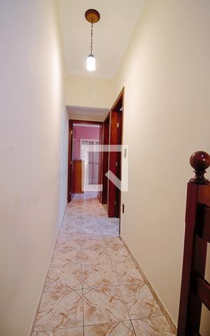 Casa à venda com 269m², 3 quartos e 2 vagas Casa à venda com 269m², 3 quartos e 2 vagasCorredor