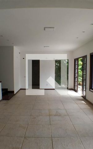 Casa à venda com 2700m², 6 quartos e 3 vagas Casa à venda com 2700m², 6 quartos e 3 vagasSala 1