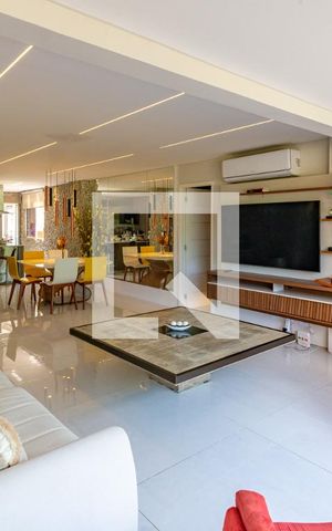 Apartamento à venda com 166m², 3 quartos e 3 vagas Apartamento à venda com 166m², 3 quartos e 3 vagasSala