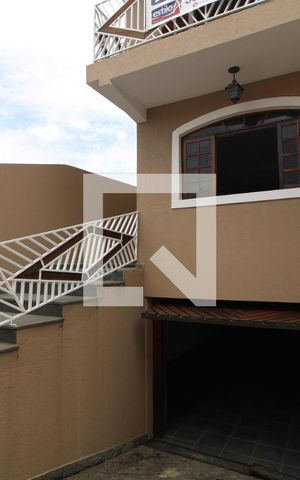 Casa à venda com 217m², 3 quartos e 6 vagasFachada