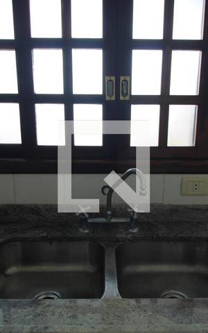 Casa à venda com 217m², 3 quartos e 6 vagasPia da cozinha