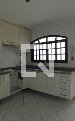 Casa à venda com 217m², 3 quartos e 6 vagasCozinha