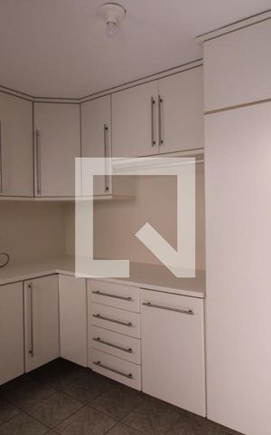 Casa à venda com 217m², 3 quartos e 6 vagasQuarto de serviço