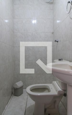 Casa à venda com 217m², 3 quartos e 6 vagasBanheiro de serviço