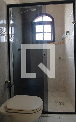 Casa à venda com 217m², 3 quartos e 6 vagasBanheiro da suíte