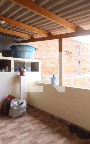 Casa à venda com 130m², 2 quartos e 1 vagaQuintal