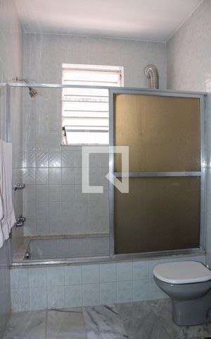 Casa à venda com 296m², 3 quartos e 6 vagasBanheiro 1