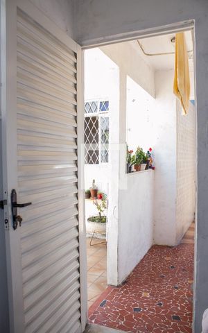 Casa à venda com 296m², 3 quartos e 6 vagasQuarto de Serviço