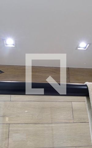 Apartamento à venda com 105m², 4 quartos e sem vaga Apartamento à venda com 105m², 4 quartos e sem vagaSuíte banheiro