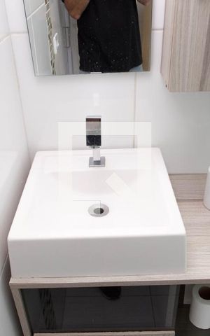 Apartamento à venda com 48m², 2 quartos e 1 vaga Apartamento à venda com 48m², 2 quartos e 1 vagaDetalhe do banheiro