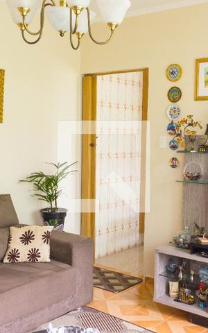 Casa à venda com 155m², 3 quartos e 2 vagas Casa à venda com 155m², 3 quartos e 2 vagasSala