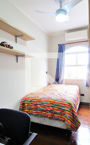 Casa à venda com 185m², 3 quartos e 2 vagasQuarto 3