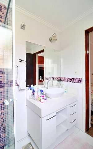 Casa à venda com 185m², 3 quartos e 2 vagasBanheiro da Suíte