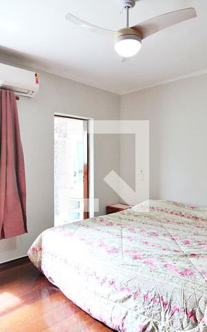 Casa à venda com 185m², 3 quartos e 2 vagasQuarto Suíte