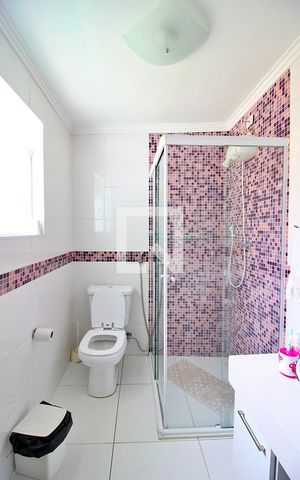 Casa à venda com 185m², 3 quartos e 2 vagasBanheiro da Suíte