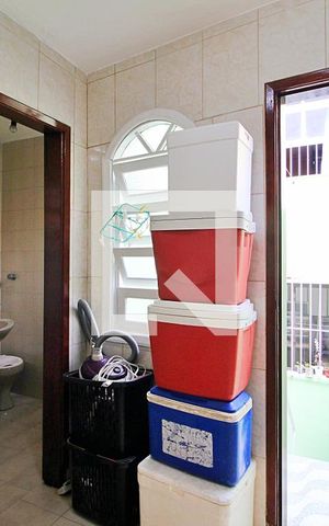 Casa à venda com 185m², 3 quartos e 2 vagasQuarto de Serviço