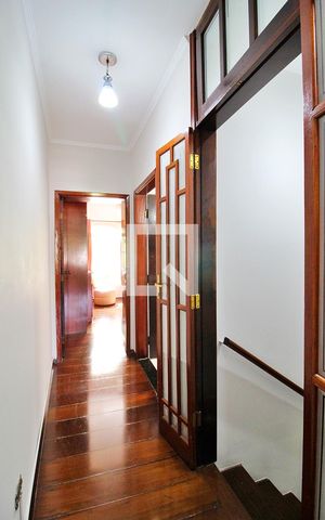 Casa à venda com 185m², 3 quartos e 2 vagasCorredor