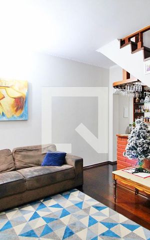 Casa à venda com 185m², 3 quartos e 2 vagasSala