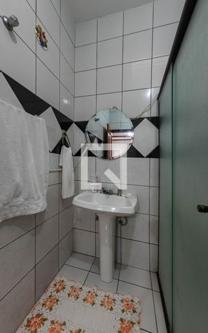 Casa para alugar com 400m², 4 quartos e 3 vagas Casa para alugar com 400m², 4 quartos e 3 vagasBanheiro