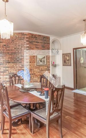 Casa à venda com 457m², 4 quartos e 6 vagas