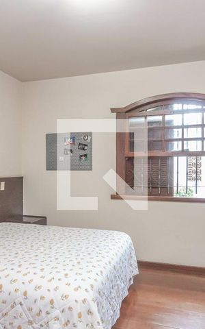 Casa à venda com 457m², 4 quartos e 6 vagas