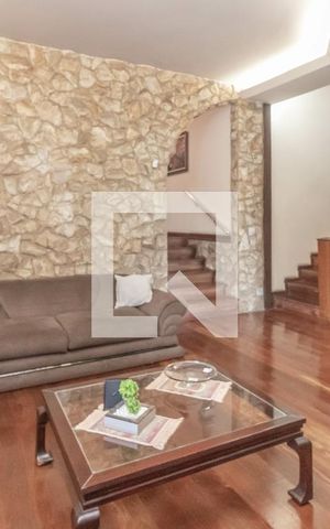 Casa à venda com 457m², 4 quartos e 6 vagas
