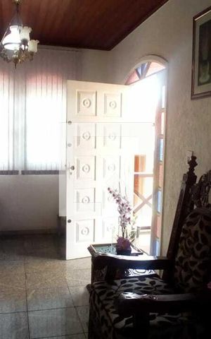 Casa à venda com 310m², 4 quartos e 4 vagas
