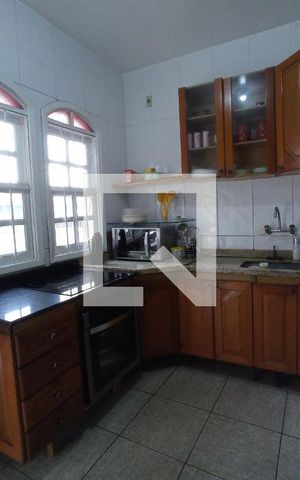 Casa à venda com 310m², 4 quartos e 4 vagas