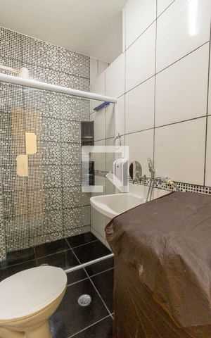 Apartamento à venda com 42m², 2 quartos e sem vaga Apartamento à venda com 42m², 2 quartos e sem vagaBanheiro