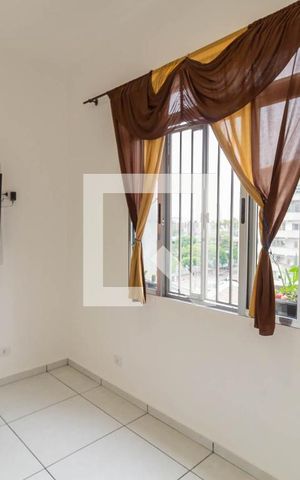 Apartamento à venda com 42m², 2 quartos e sem vaga Apartamento à venda com 42m², 2 quartos e sem vagaSala