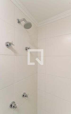 Apartamento para alugar com 50m², 2 quartos e 1 vaga Apartamento para alugar com 50m², 2 quartos e 1 vagaBanheiro da Suíte