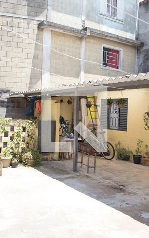 Casa à venda com 550m², 4 quartos e 5 vagas Casa à venda com 550m², 4 quartos e 5 vagasÁrea de Serviço casa 2