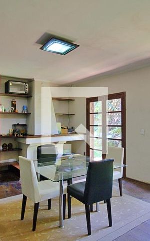 Casa para alugar com 650m², 4 quartos e 3 vagas Casa para alugar com 650m², 4 quartos e 3 vagasSala de Jantar