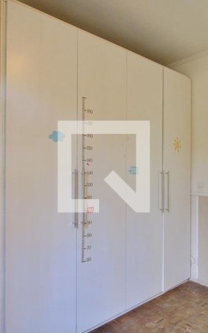 Casa para alugar com 650m², 4 quartos e 3 vagas Casa para alugar com 650m², 4 quartos e 3 vagasSuíte 1
