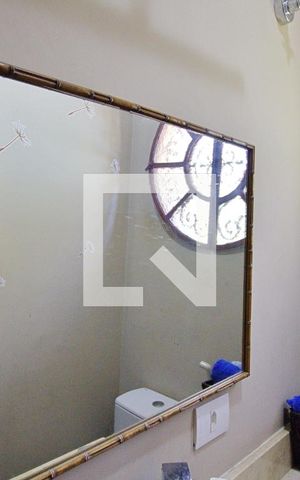 Casa para alugar com 650m², 4 quartos e 3 vagas Casa para alugar com 650m², 4 quartos e 3 vagasLavabo