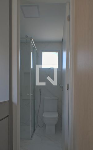 Apartamento à venda com 126m², 2 quartos e 2 vagas Apartamento à venda com 126m², 2 quartos e 2 vagasBanheiro da Suíte 1