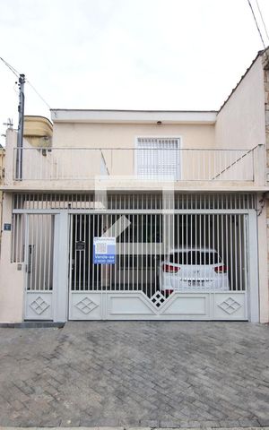 Casa à venda com 170m², 3 quartos e 2 vagasFachada